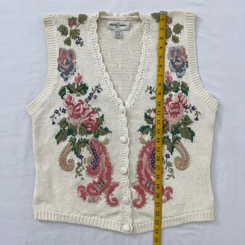 Vintage Casual Corner Women’s Floral Embroidered Knit Sweater Vest Size M - Picture 10 of 10